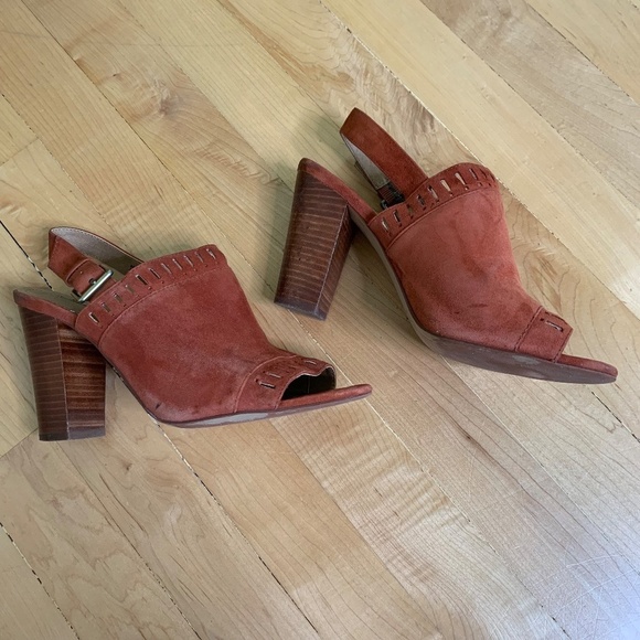 Tahari Suede/Leather Sandal Block Heels Rust Color Size 8 - Picture 5 of 8